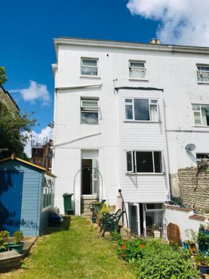 Crofton House Garden Apartment 라이드 외부 사진