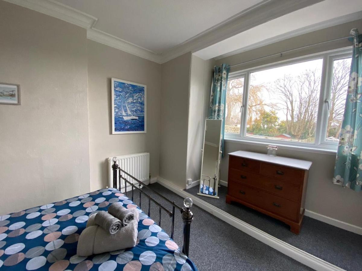 Crofton House Garden Apartment 라이드 외부 사진