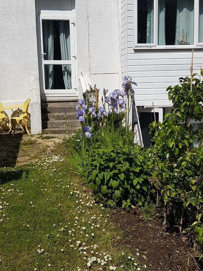 Crofton House Garden Apartment 라이드 외부 사진